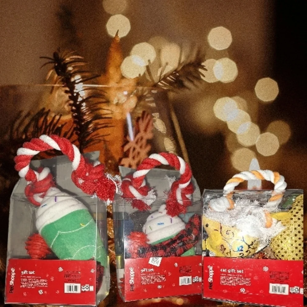 PetShoppe Holiday Pet Toy Gift Set – Dog & Cat Bundle 🎁 New & Ready to Gift